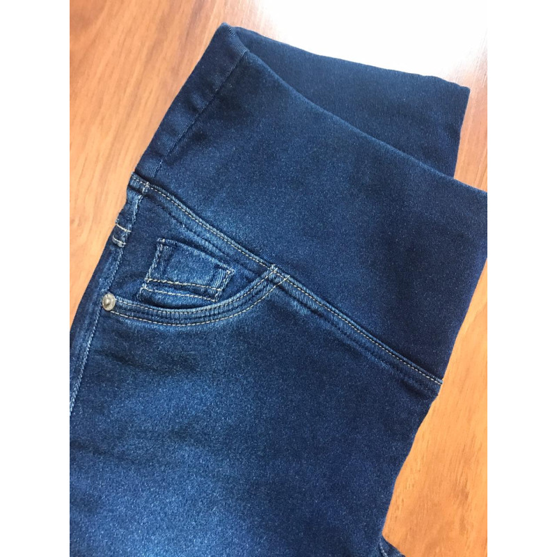 calça jeans flare gestante